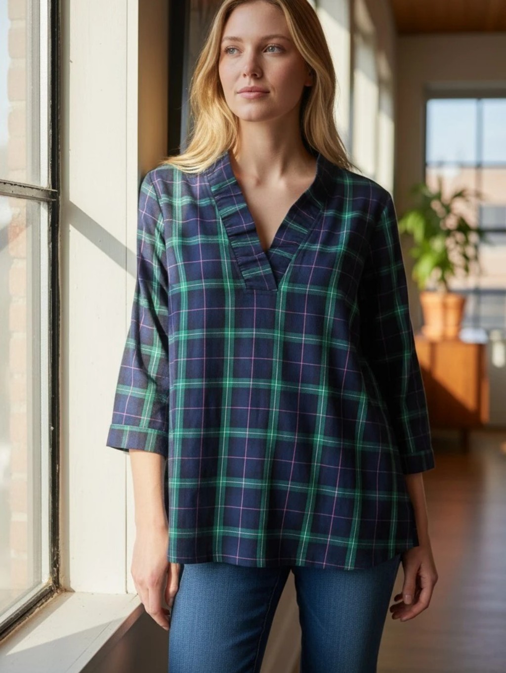 Crown & Ivy Navy And Green Plaid V-Neck Tunic Top Size Xlarge Nwt